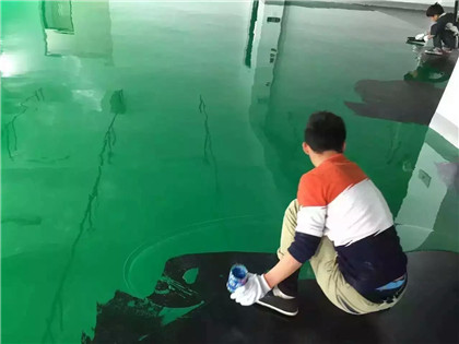 新平下面给你一份环氧地坪漆施工的完整流程